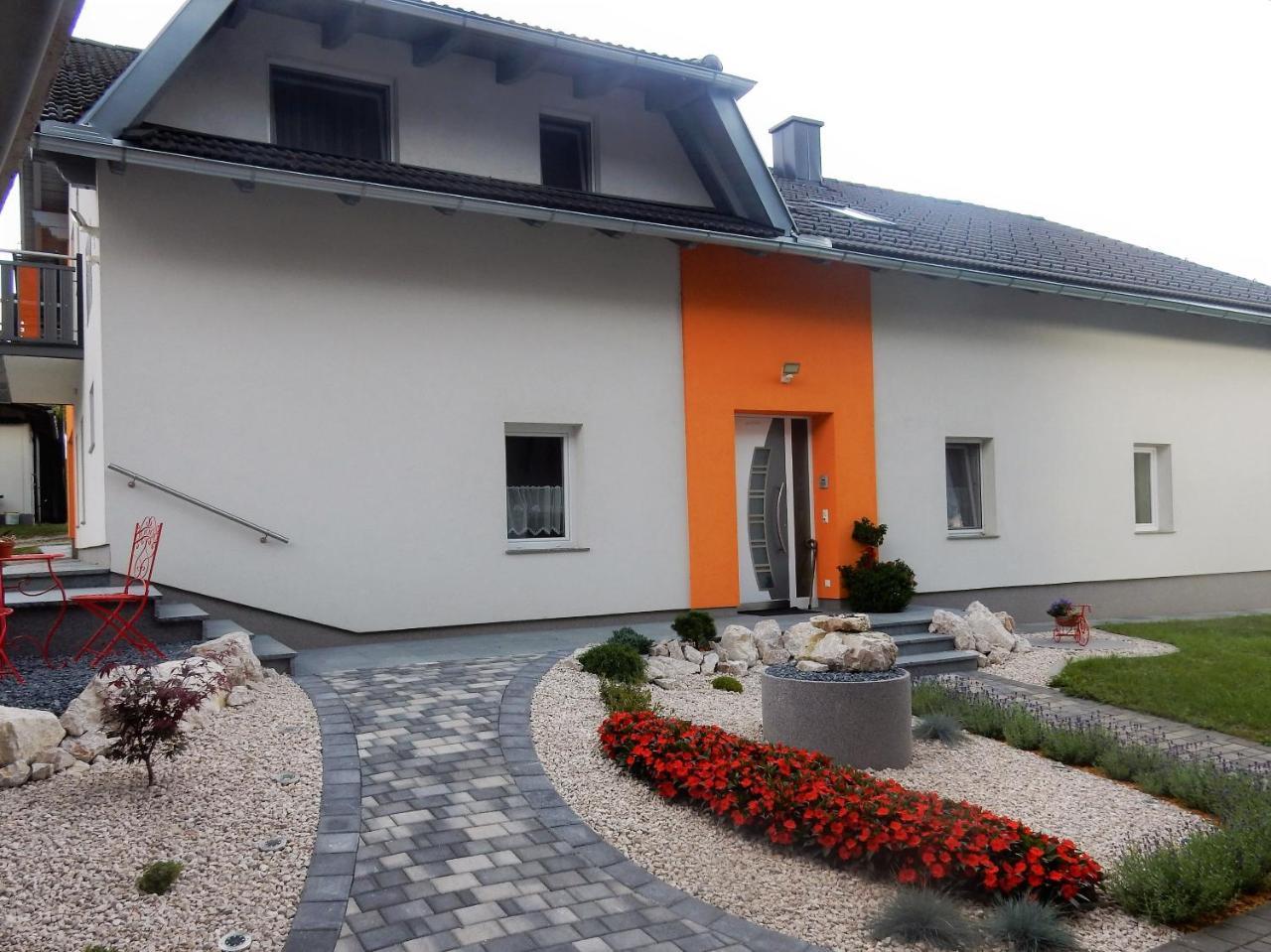 مبيت وإفطار Eberndorf Fruehstueckspension Lach المظهر الخارجي الصورة
